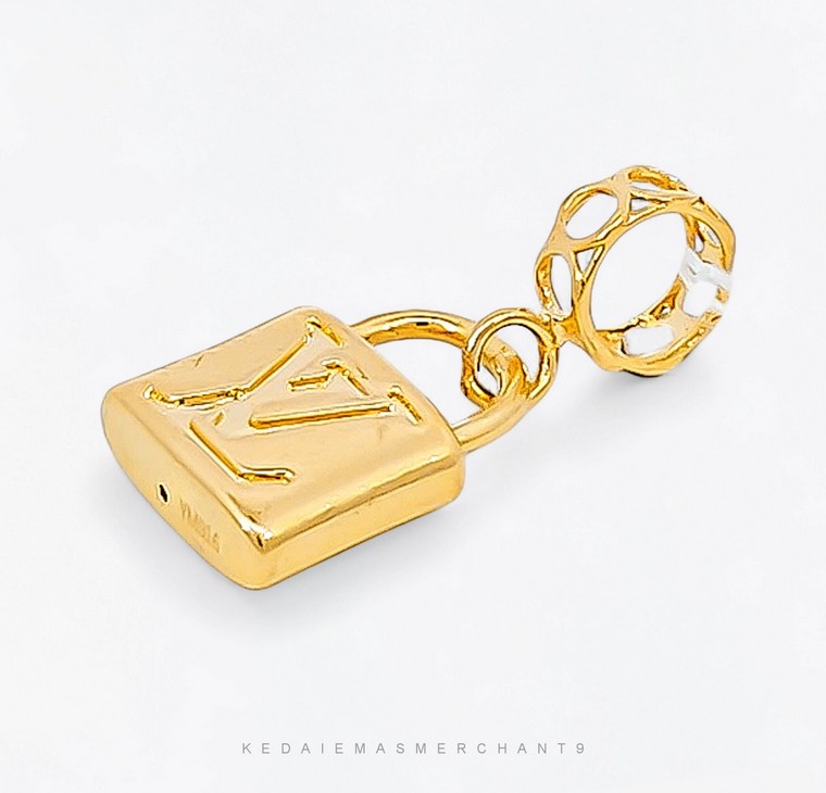 Merchant9 Charm PadLock Louv L:0.9CM (HARD GOLD)