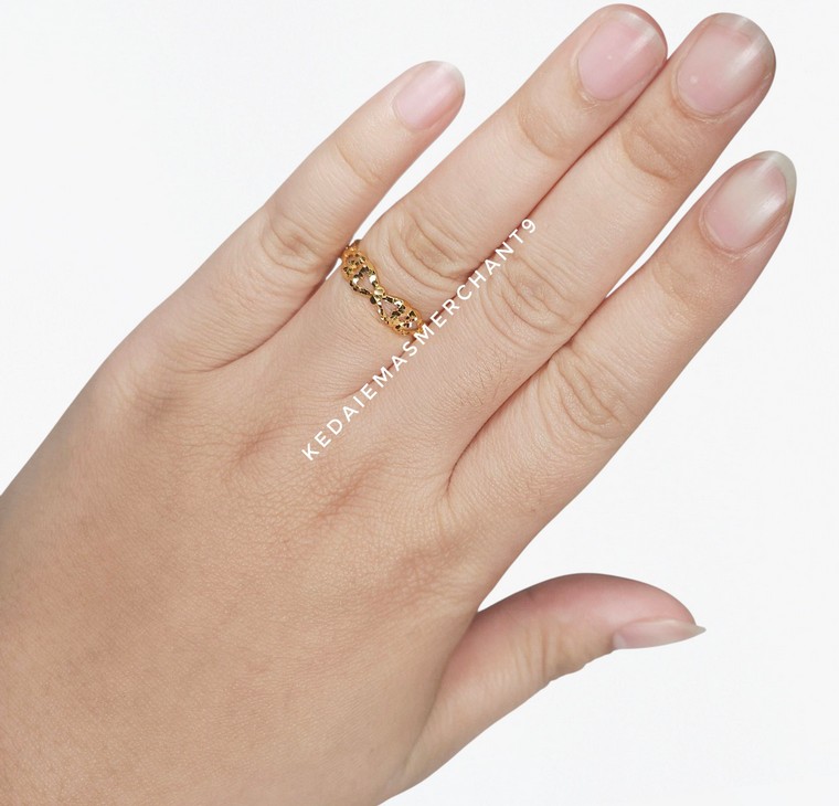 Merchant9 Cincin Emas Ribbon Dimensi L:0.5CM