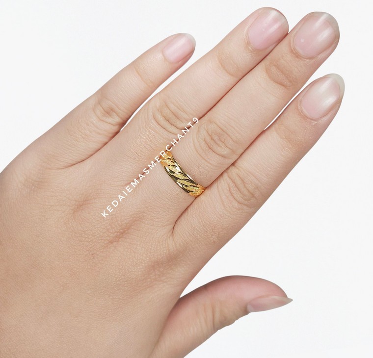 Merchant9 Cincin Emas Belah Rotan Wave Pasir L:0.5CM