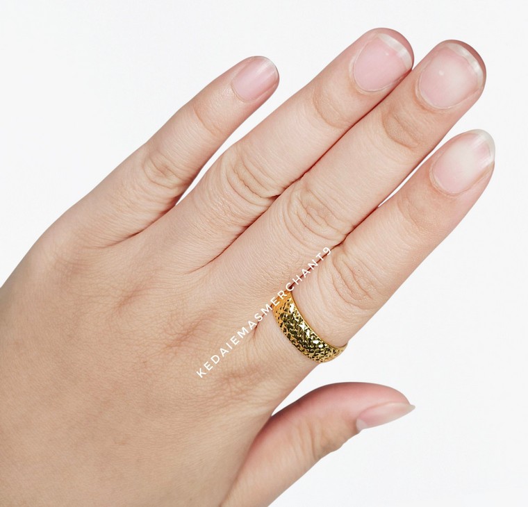 Merchant9 Cincin Emas Belah Rotan Dimensi L:0.65CM