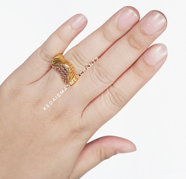 Merchant9 Cincin Emas Wave Diamond Cut 3C L:1.1CM