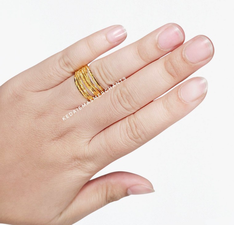 Merchant9 Cincin Emas Bella Silang L:1.1cm