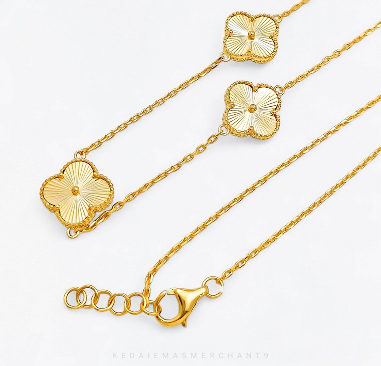 Merchant9 Rantai Leher Sauh VC Full Gold - 12 Clover L:1.4CM