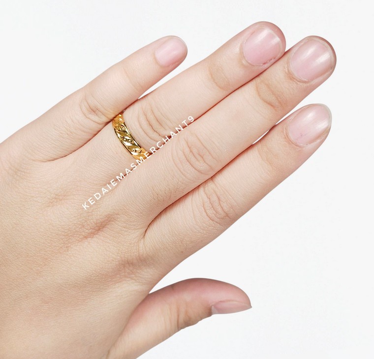 Merchant9 Cincin Emas Belah Rotan Beralun Siput L:0.45CM