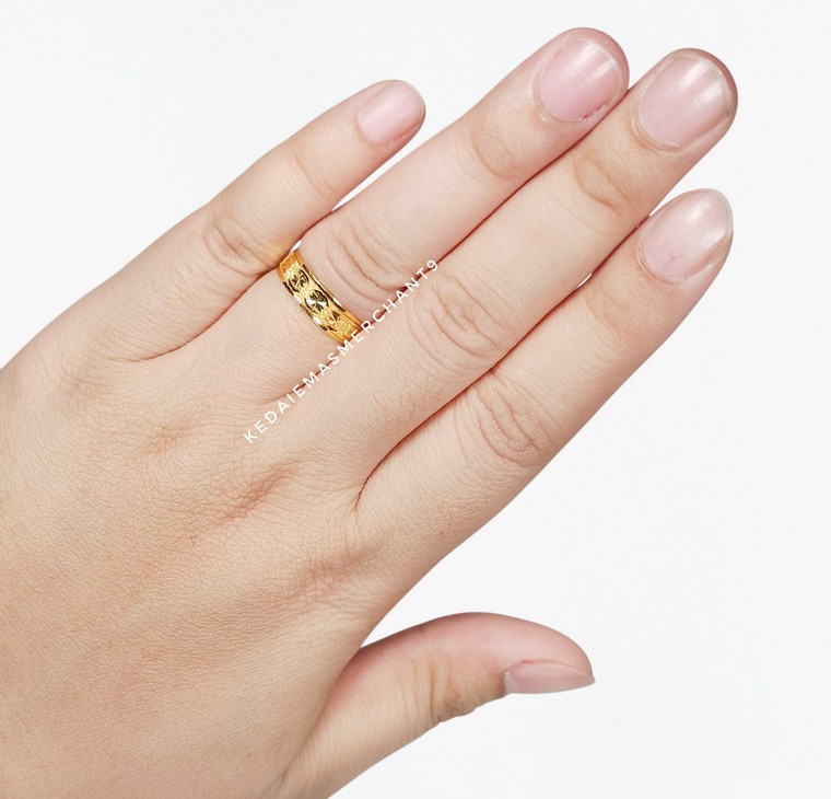 Merchant9 Cincin Emas Belah Rotan Leaf Star Pasir L:0.5CM