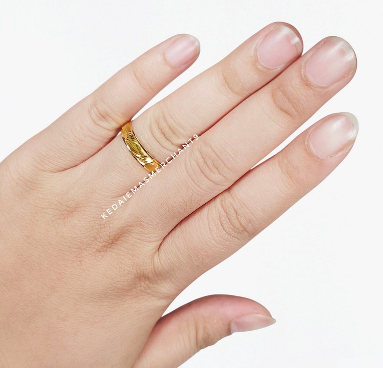 Merchant9 Cincin Emas Belah Rotan Wave L:0.45CM
