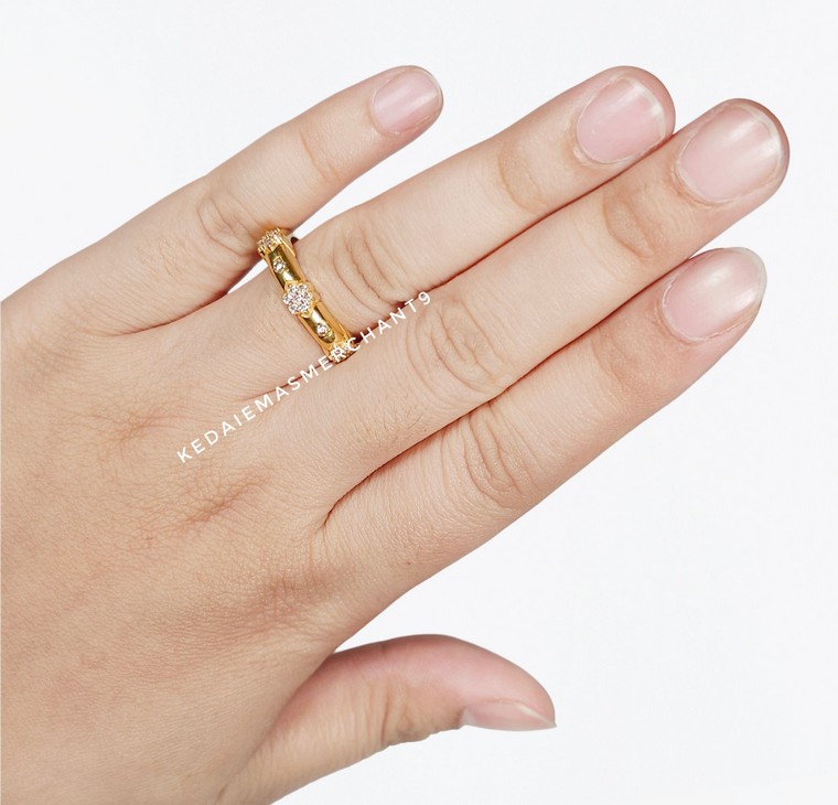 Merchant9 Cincin Emas JANE Lintah Bunga Permata L:0.4CM