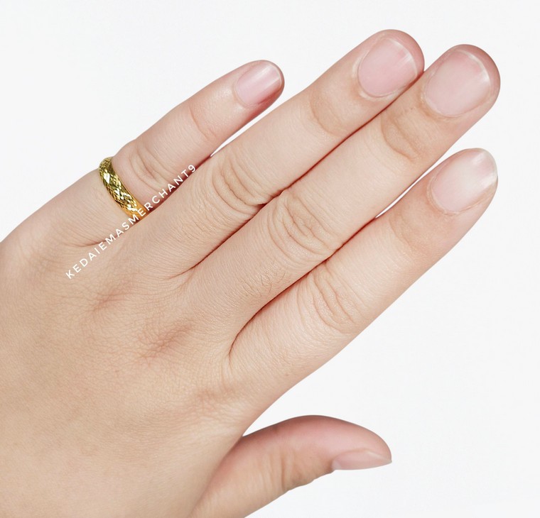 Merchant9 Cincin Emas Belah Rotan Dimensi Stripe Stamping L:0.4CM
