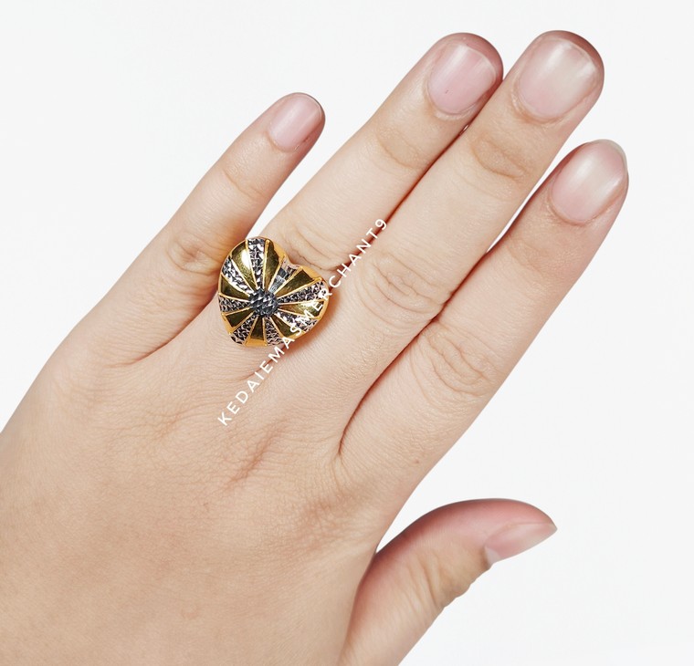 Merchant9 Cincin Emas Love Criss-Cross Ribbon 3D 2C L:2CM