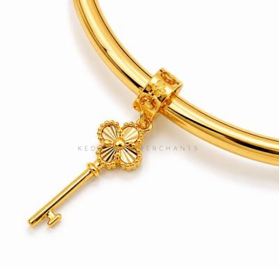 Merchant9 Charm Key Logo Vancleef