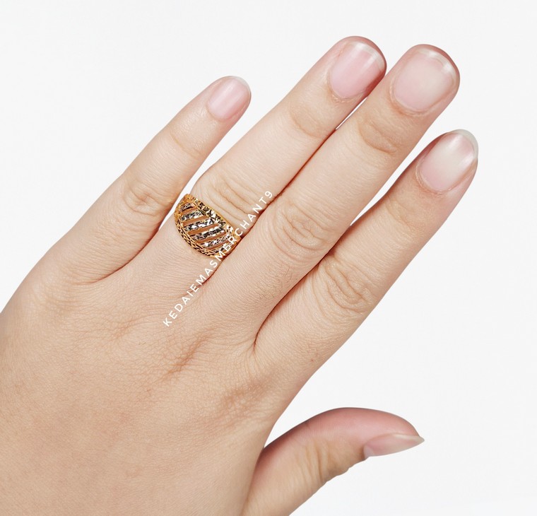 Merchant9 Cincin Emas Lintah Stripe Dimensi L:1.1CM