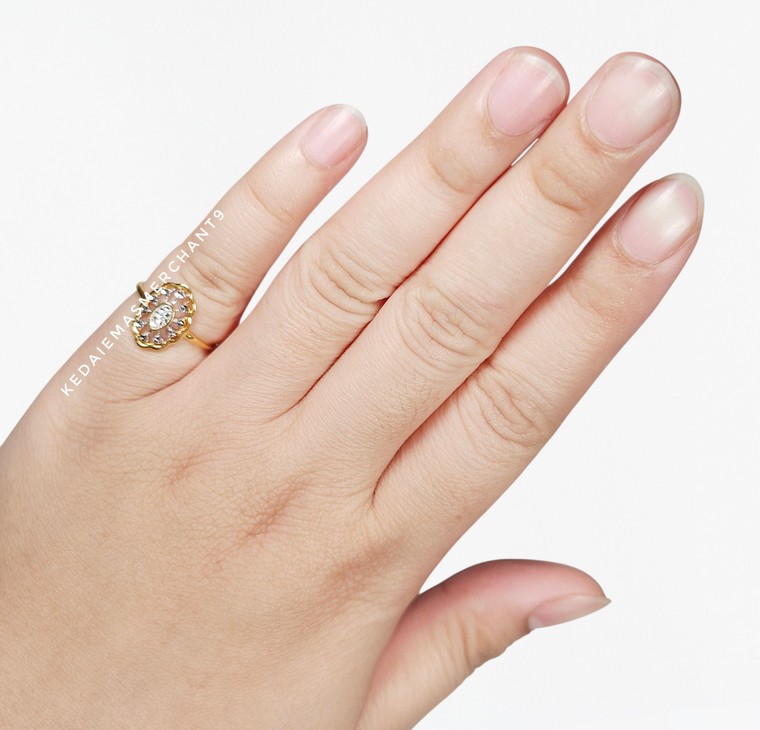 Merchant9 Cincin Emas Oval Bunga L:1.3CM