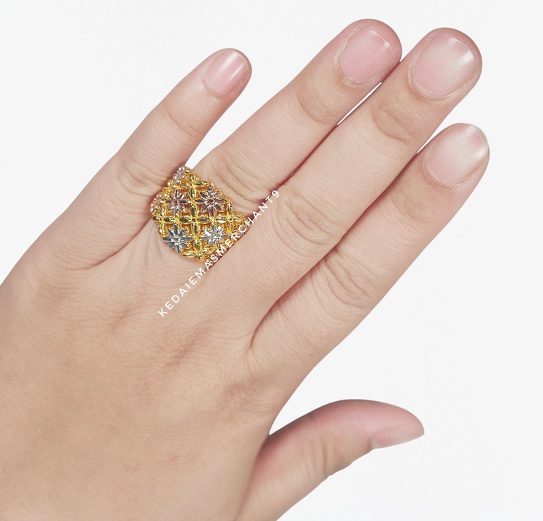 Merchant9 Cincin Emas Blossom Royale 3L 3C L:1.8CM