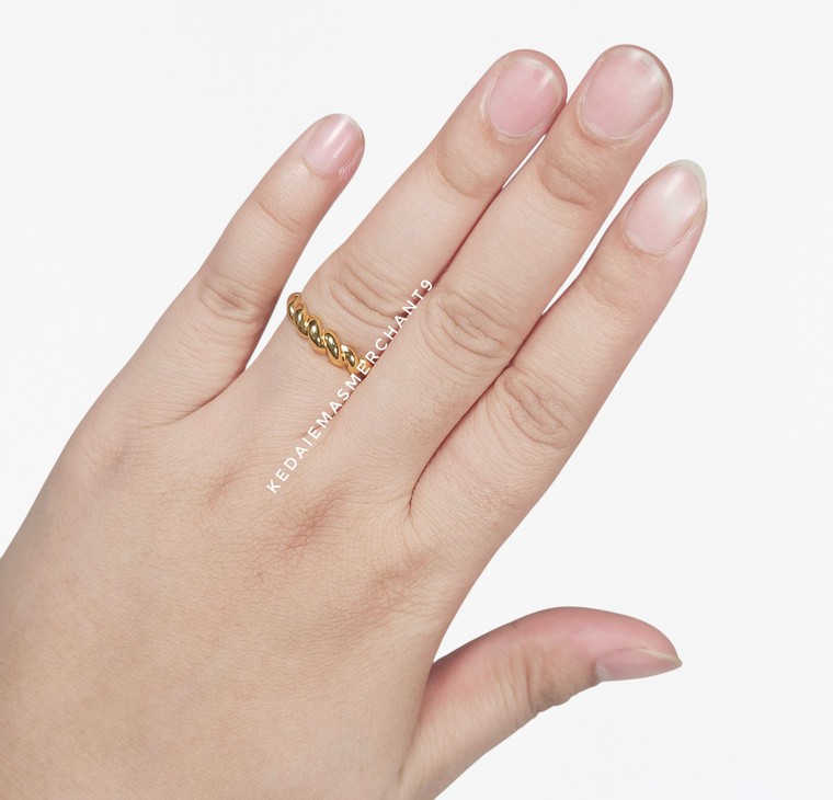 Merchant9 Cincin Emas Twist Polish L:0.4CM