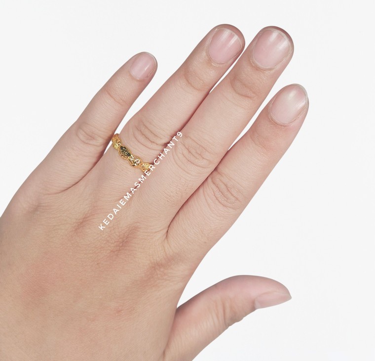 Merchant9 Cincin Emas Cekmek Kerawang Pasir L:0.4CM