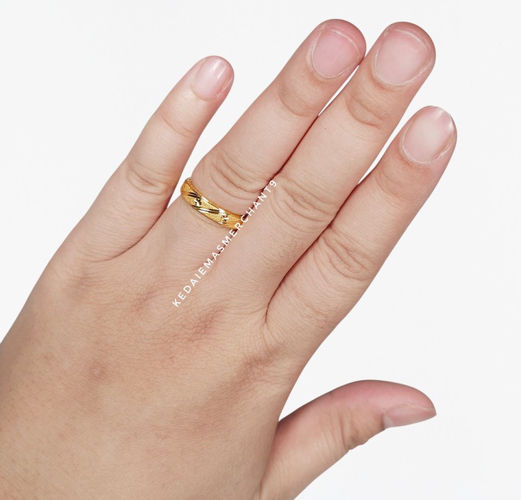 Merchant9 Cincin Emas Belah Rotan Pasir Star L:0.4CM