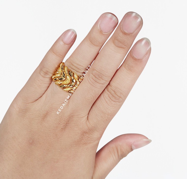 Merchant9 Cincin Emas Kait Pasir Kerawang L:1.6CM