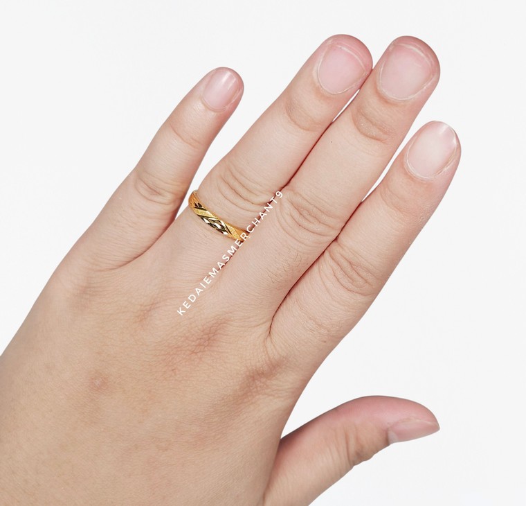 Merchant9 Cincin Emas Belah Rotan Pasir Dimensi L:0.3CM