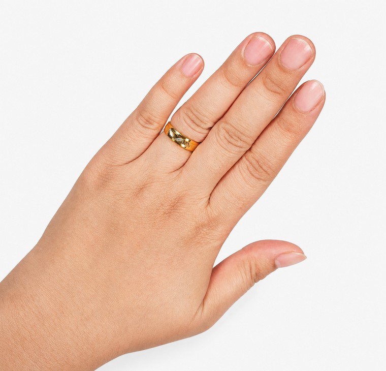 Merchant9 Cincin Emas Belah Rotan Stripe Dimensi L:0.5CM