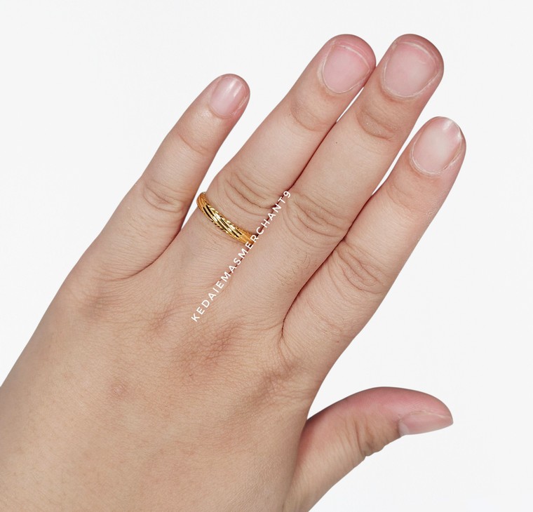 Merchant9 Cincin Emas Belah Rotan Stripes Pasir L:0.3CM