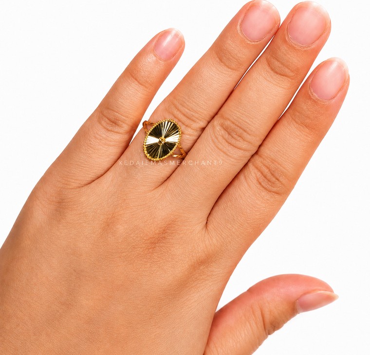 Merchant9 Cincin Emas Eterna Oval