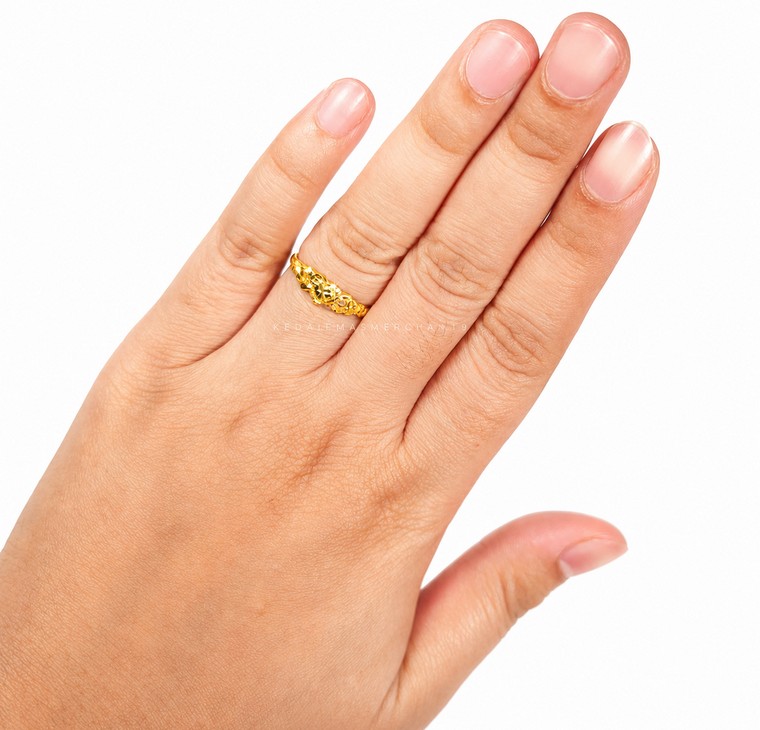 Merchant9 Cincin Emas Love Leaf Pasir L:0.5CM