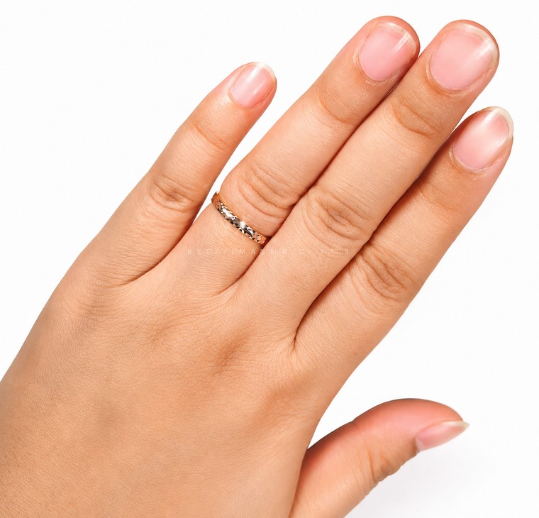 Merchant9 Cincin Emas Dimensi Chrome L:0.25CM