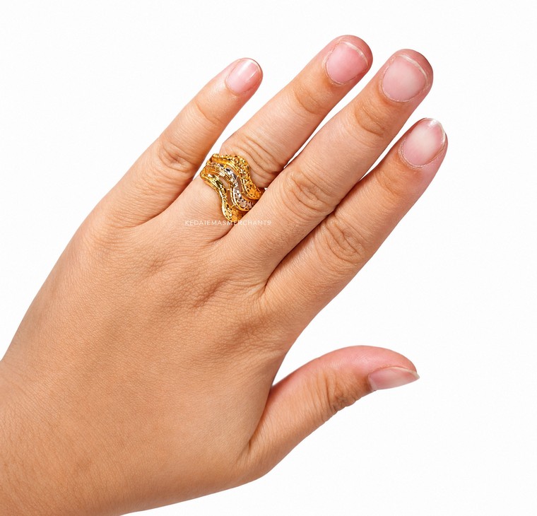 Merchant9 Cincin Emas Wave Diamond Cut 3 Layer 2C L:1.3CM