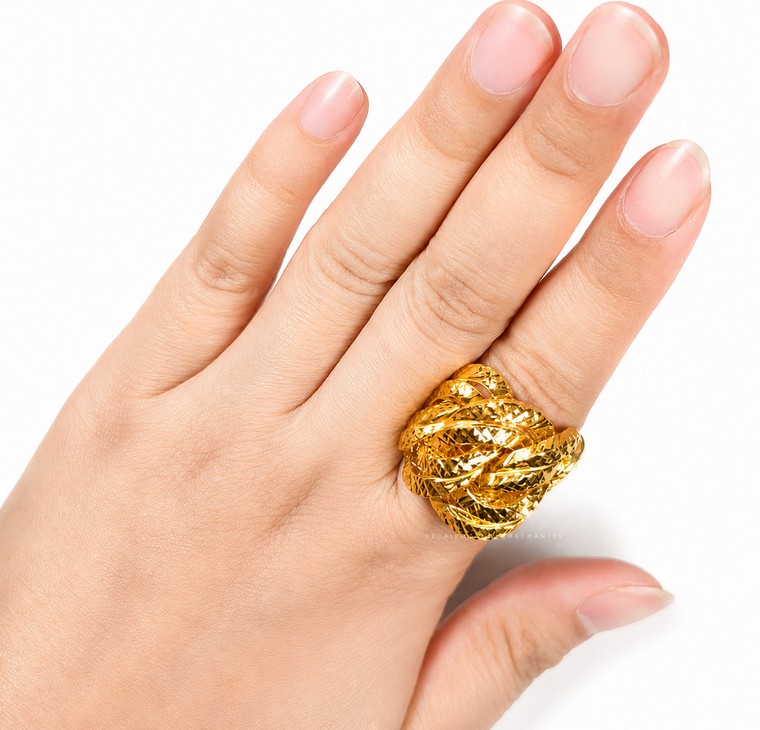 Merchant9 Cincin Emas Coco King Dimensi L:2.3CM