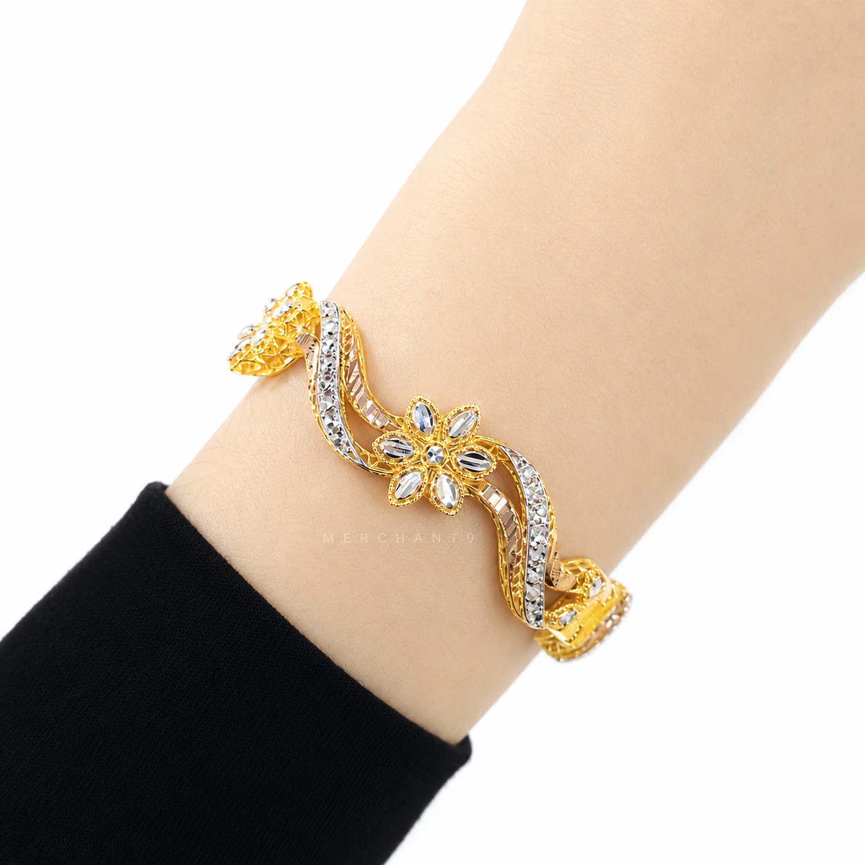 Merchant9 Gelang Klasik Lily Kerawang 3C L:1.3CM