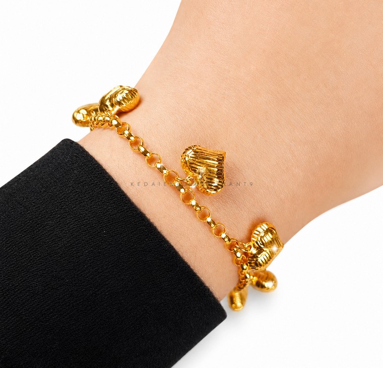 Merchant9 Rantai Tangan Kendi Dimensi Gantung Love L:0.3CM