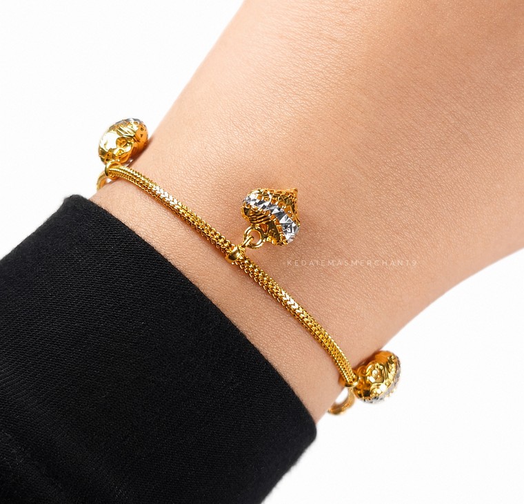 Merchant9 Rantai Tangan Belut Gantung Love 2C L:0.2CM