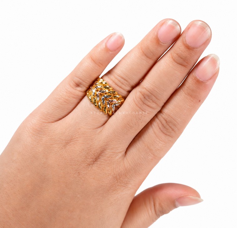 Merchant9 Cincin Emas Kait Kerawang 3C L:1.4CM