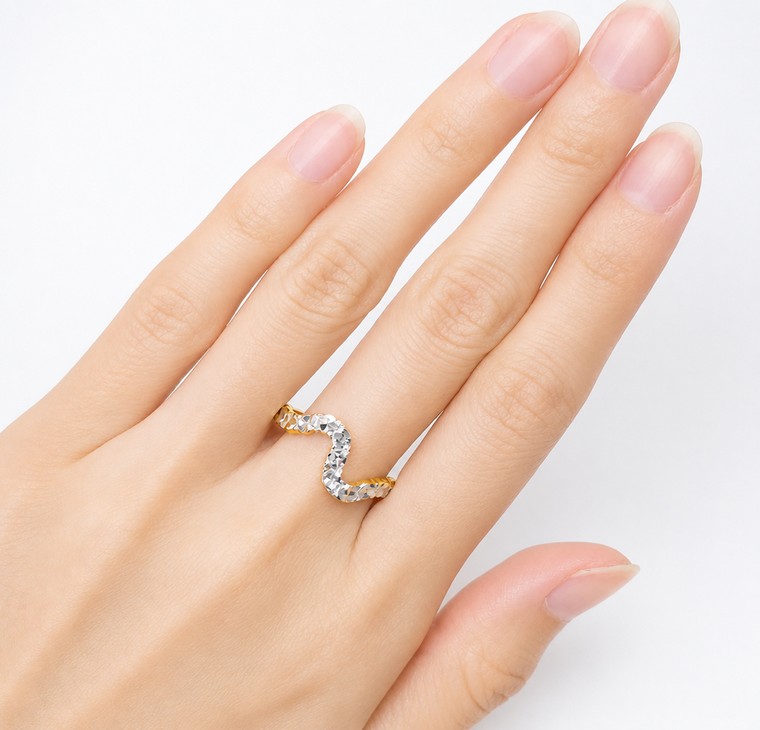 Merchant9 Cincin Emas Wave Diamond Cut 2C L:0.3CM