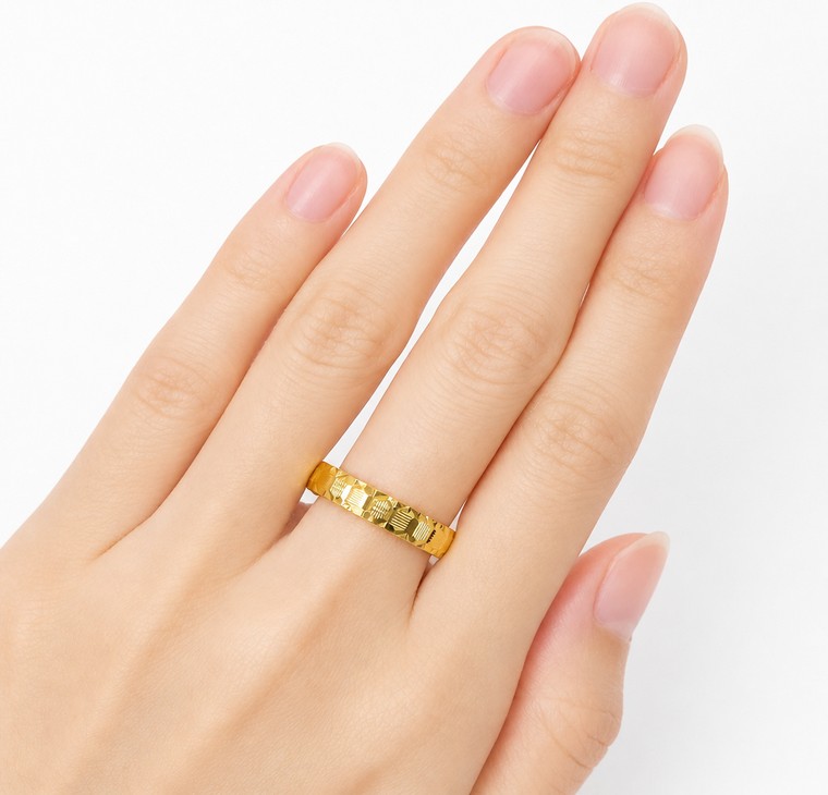 Merchant9 Cincin Emas Belah Rotan Stripes Dimensi L:0.4CM