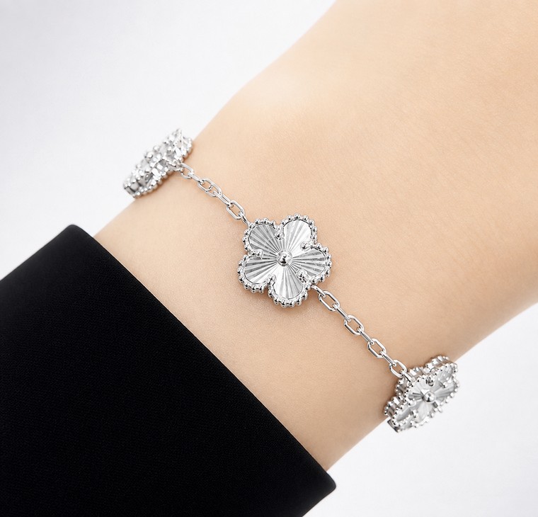 Merchant9 Rantai Tangan Sauh SAKURA FLOWER 5 Chrome L:1.1CM
