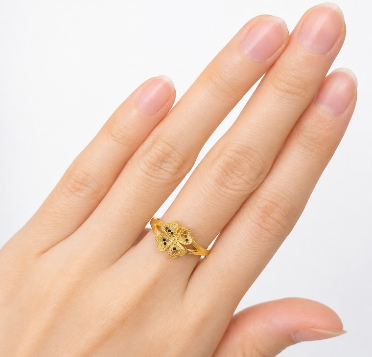 Merchant9 Cincin Emas Clover Honey L:0.8CM