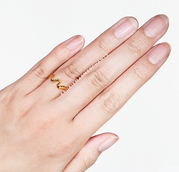 Merchant9 Cincin Emas Minimalist Wave