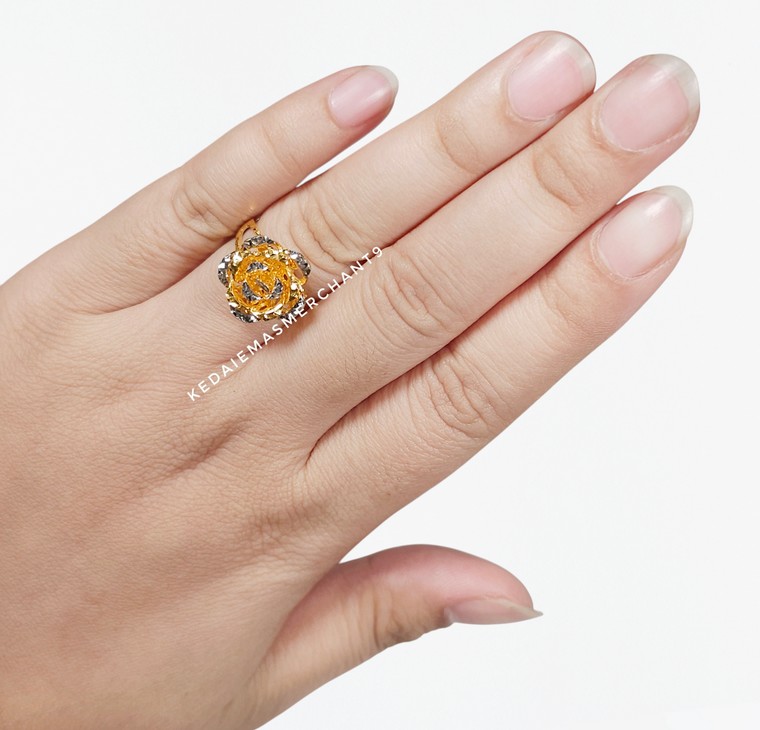 Merchant9 Cincin Emas Bunga Rose Chrome L:1.5CM